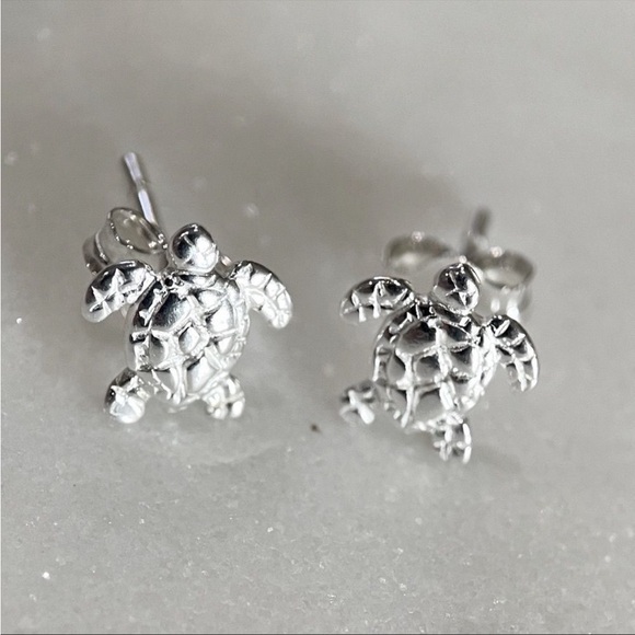 Turtle Sterling Silver Stud EARRINGS NWT - Picture 1 of 6